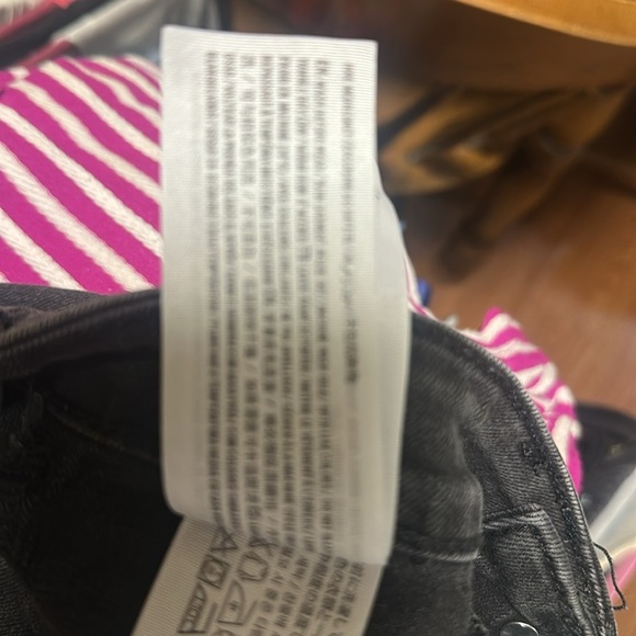 Hollister Black Skinny Jeans Classic Style Size 5S W-27 L-29
Great Condition - Picture 8 of 8